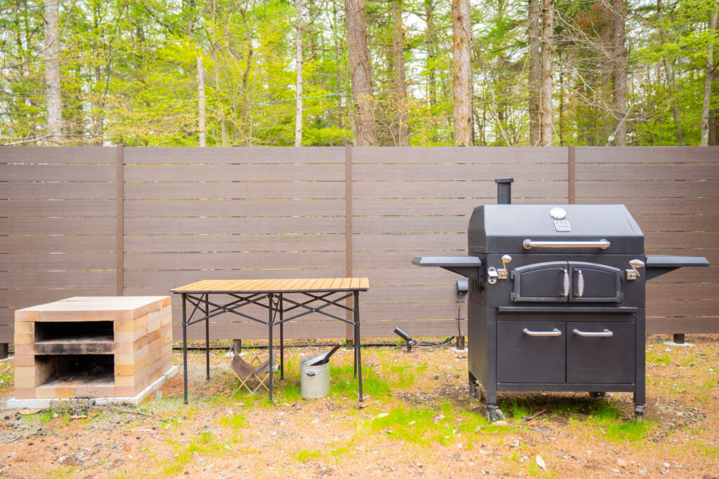 BBQ grill and outdoor cooking area at Kinfolk Yamanakako