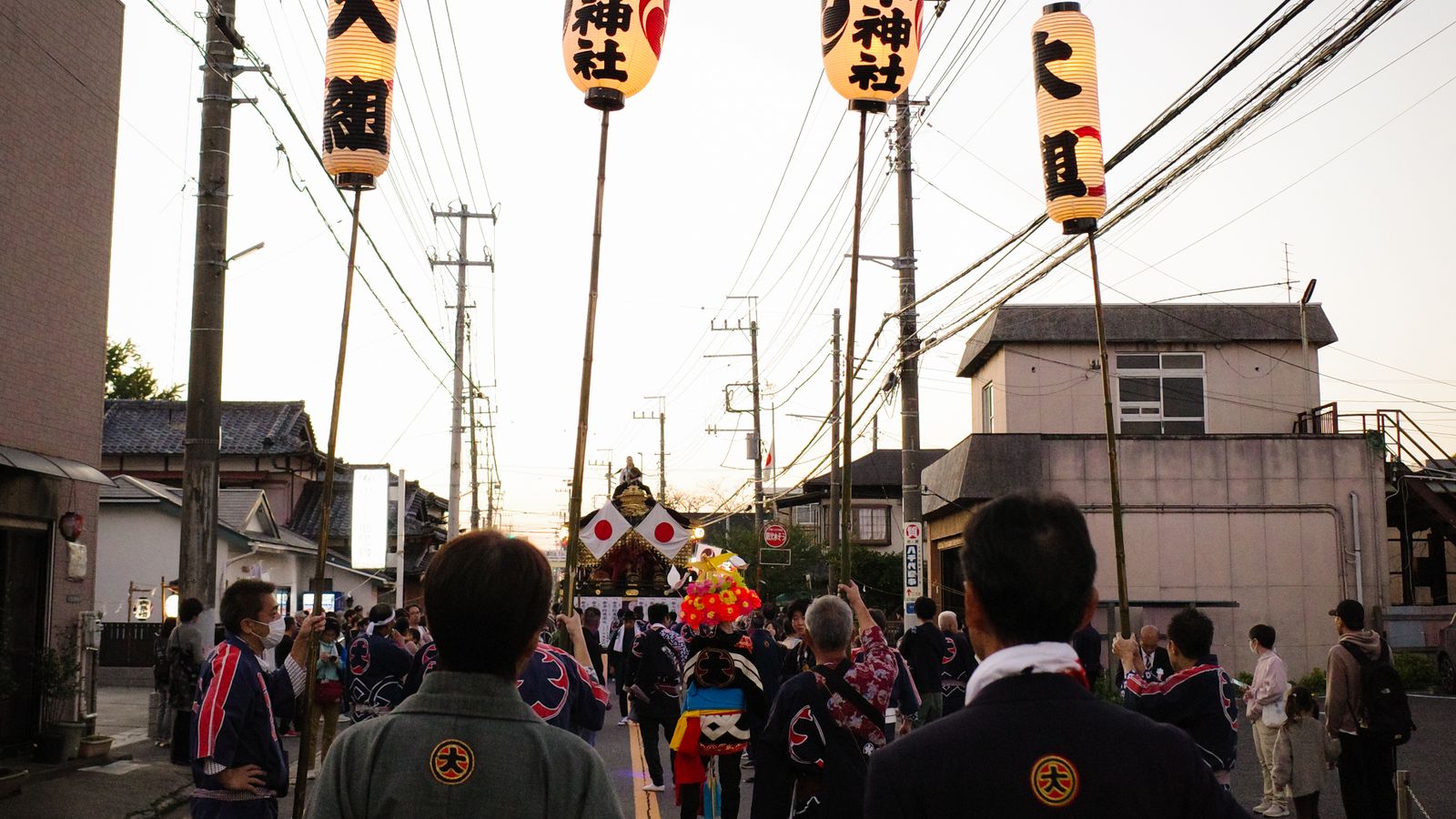 Traditional Japanese street festival crowd for a travel update about Fujiyoshida summer festival traffic and parking