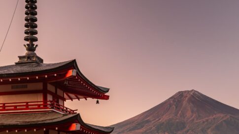 A pagoda and Mount Fuji at sunrise for Arakurayama Sengen Park 2026: Cherry Blossom Festival Cancelled, But Respectful Visits Continue