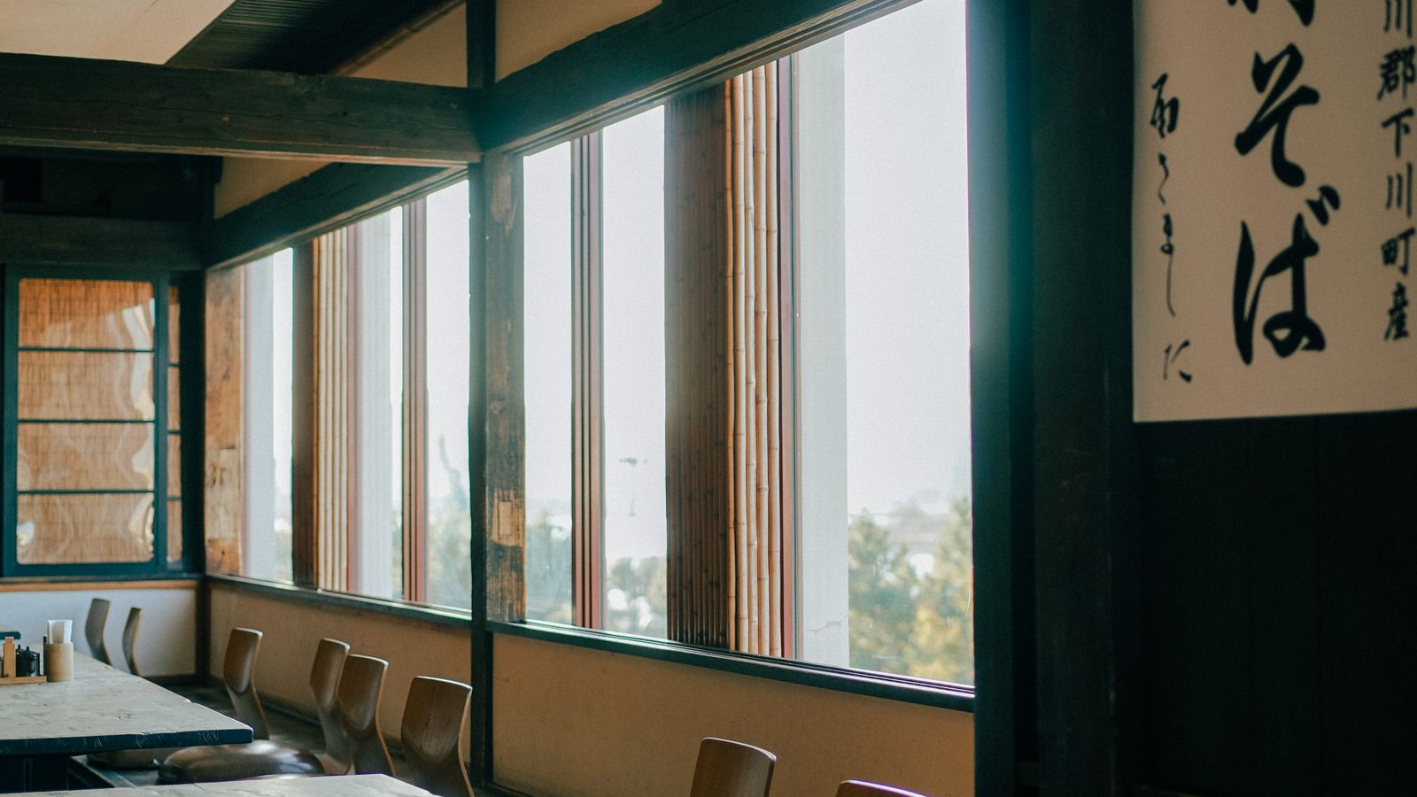 A quiet Japanese restaurant interior for Mt. Fuji Food Timing: Hoto, Yoshida Udon, and Cafe Breaks Without Rushing