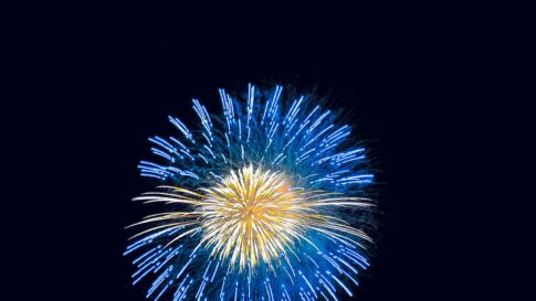 Colorful summer fireworks in Japan for the Oshino Hakkai Festival schedule update